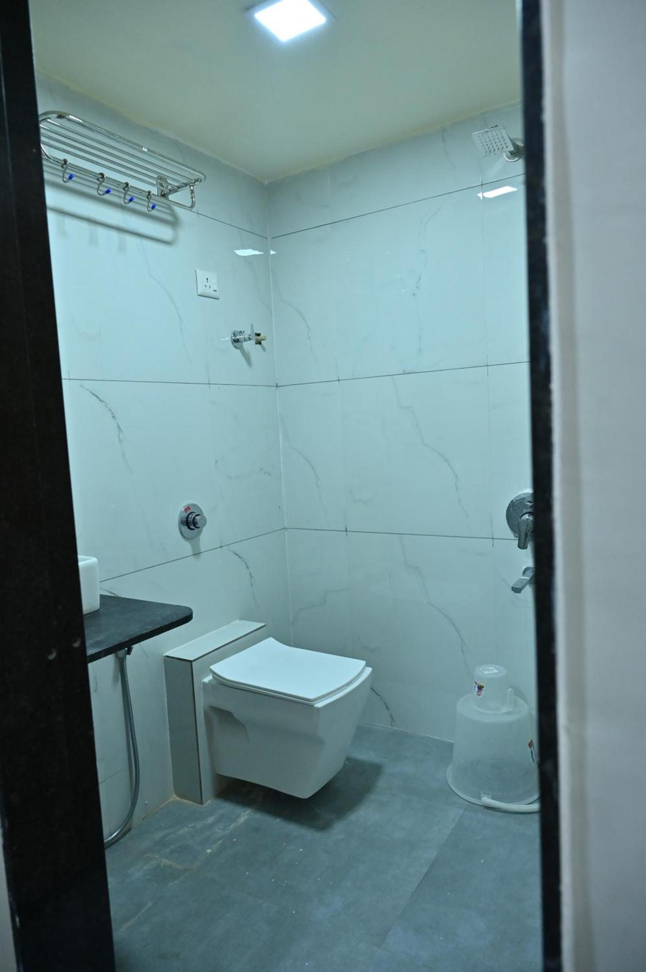 Hotel Sury Villa Ahmedabad Esterno foto