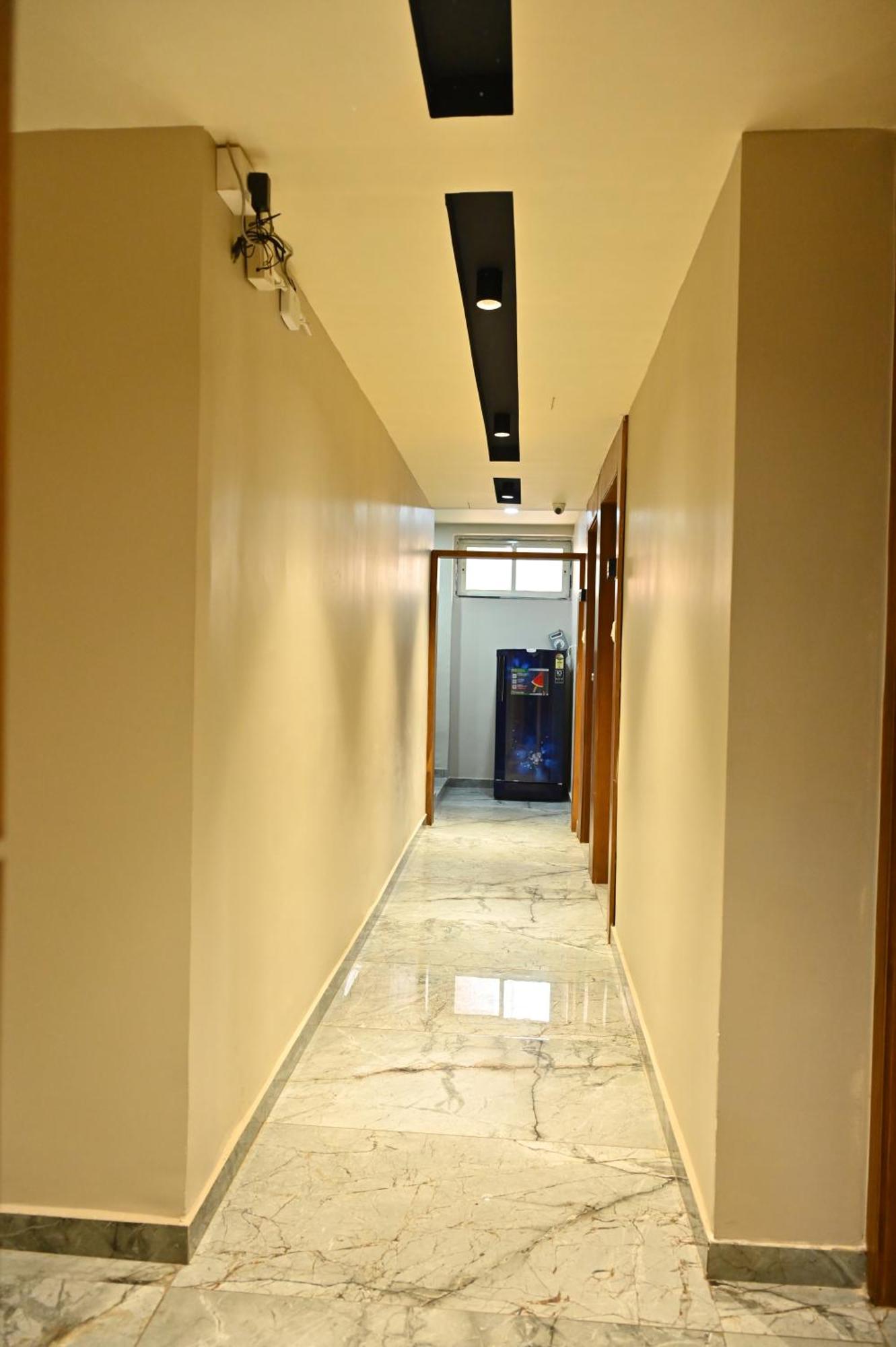 Hotel Sury Villa Ahmedabad Esterno foto