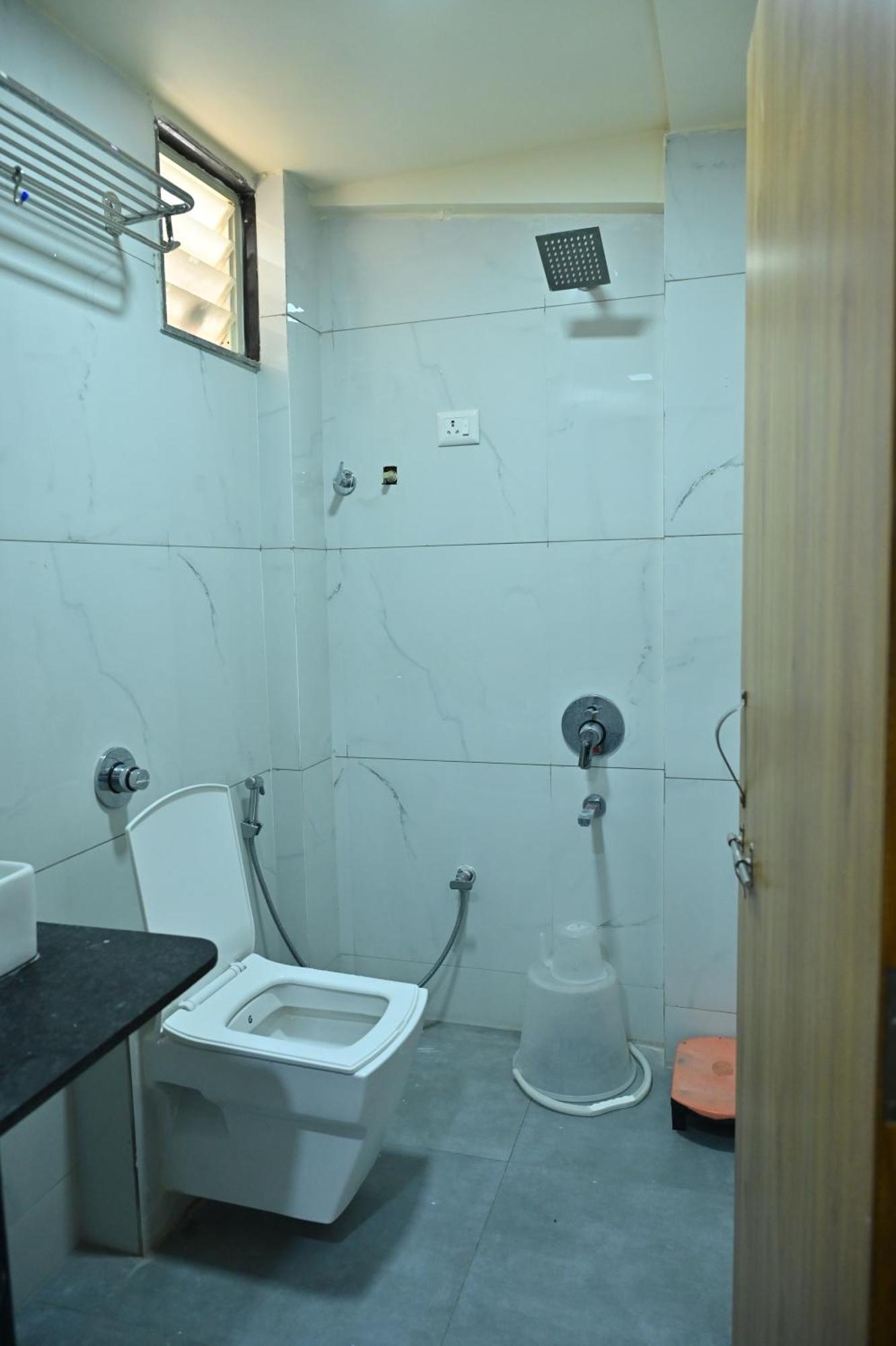 Hotel Sury Villa Ahmedabad Esterno foto